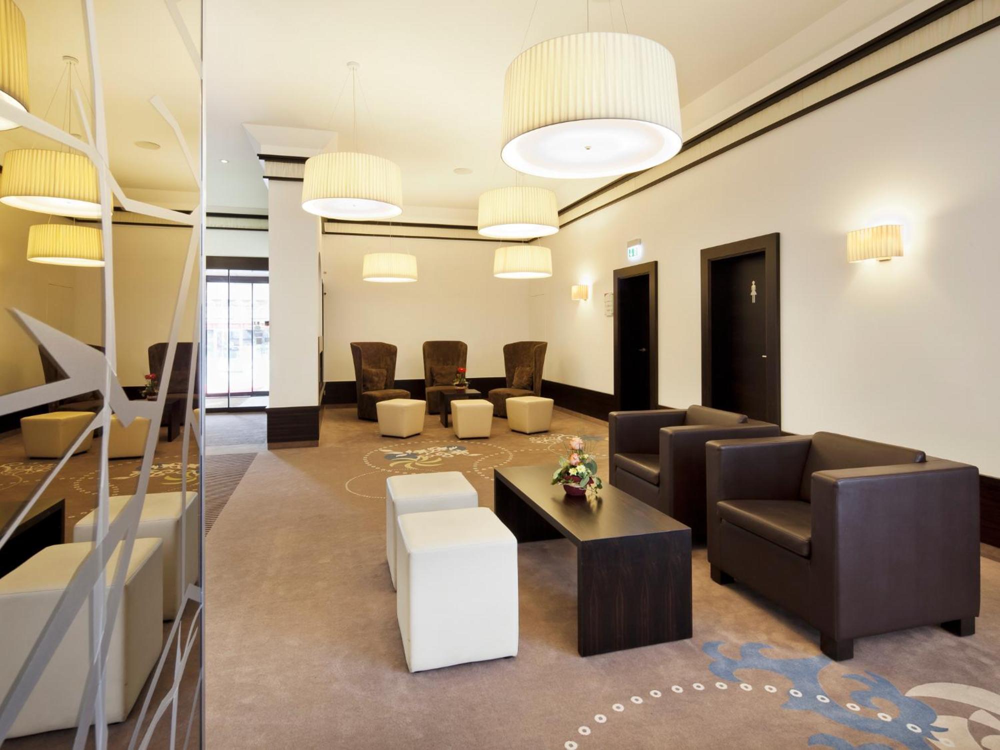 Zeller'S Quartier Hotell Königsbrunn Exteriör bild