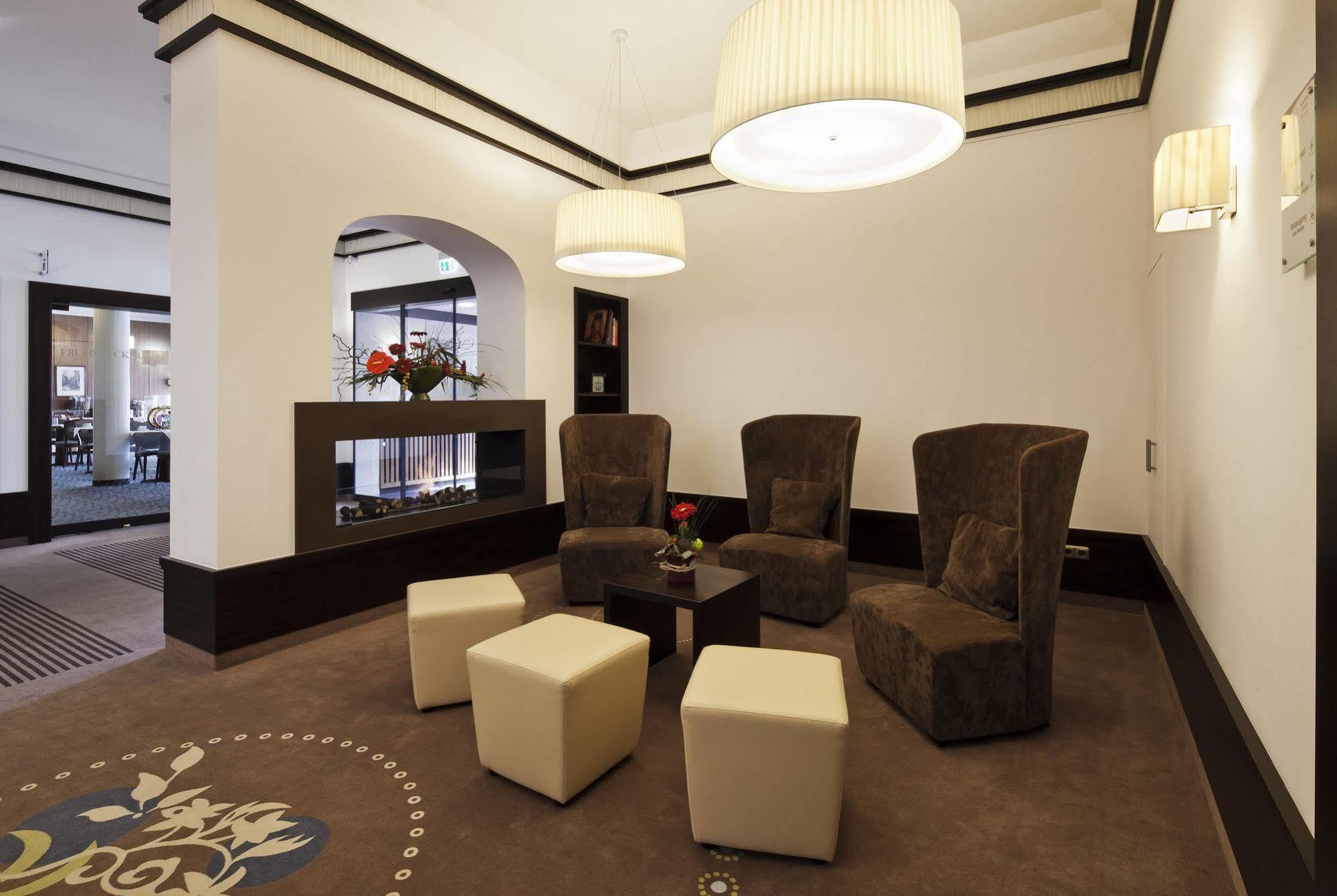 Zeller'S Quartier Hotell Königsbrunn Exteriör bild