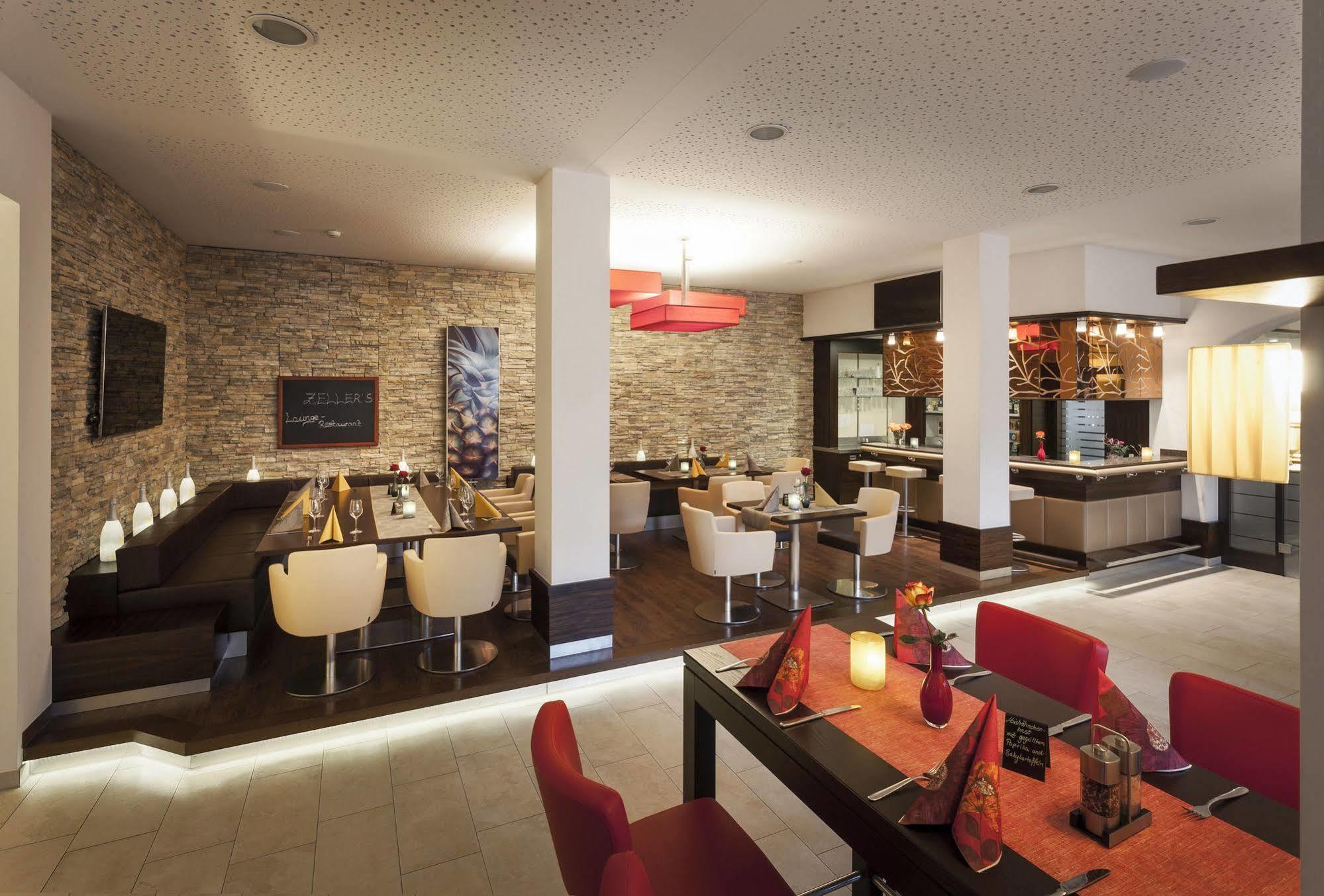 Zeller'S Quartier Hotell Königsbrunn Exteriör bild